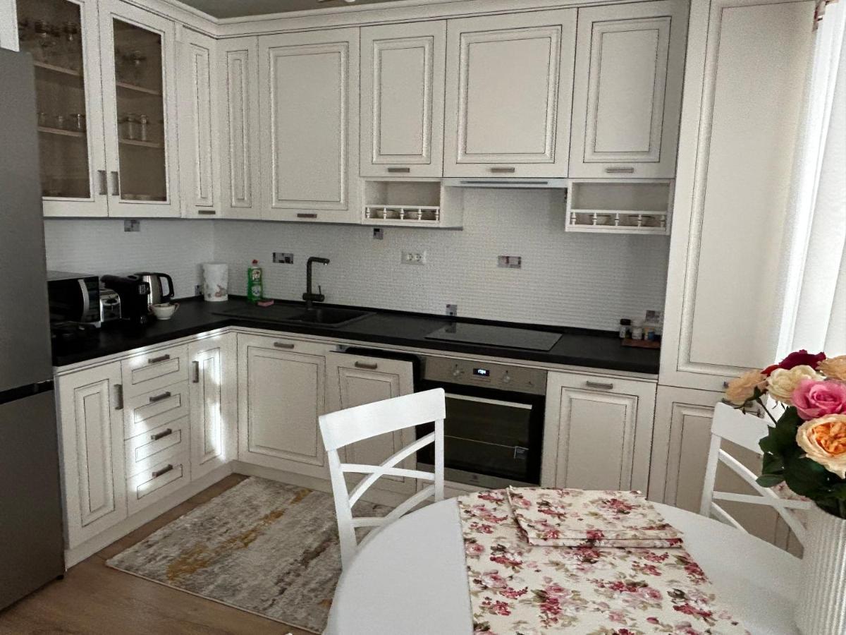 גורה הומורולווי Apartament Rose מראה חיצוני תמונה